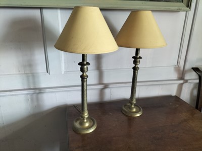 Lot 246 - Lighting