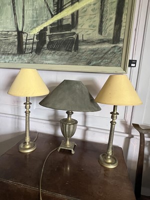 Lot 246 - Lighting