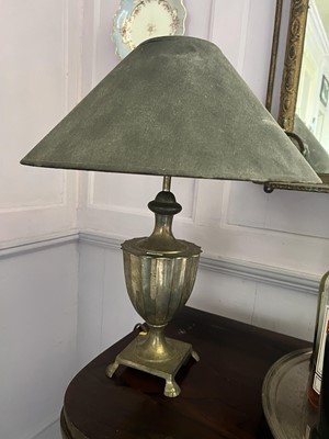 Lot 246 - Lighting