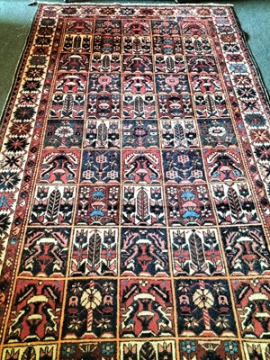 Lot 272 - Rug