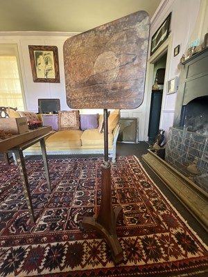 Lot 256 - A Regency table