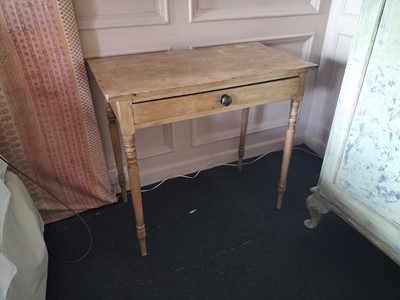 Lot 446 - Table