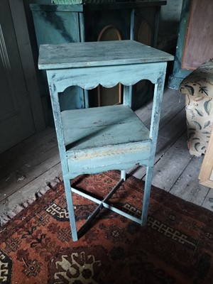 Lot 453 - Stand