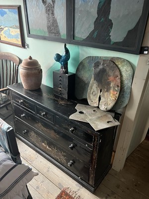 Lot 468 - Chest