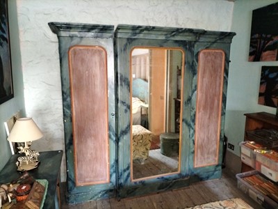 Lot 462 - Wardrobe