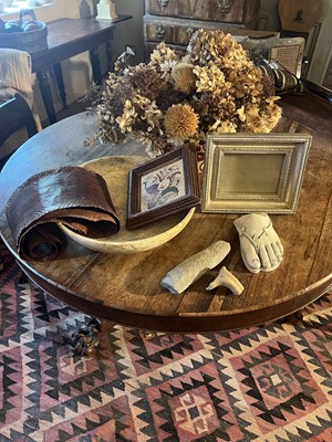 Lot 426 - Objects