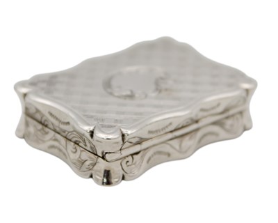 Lot 197 - An early Victorian silver vinaigrette by Edward Smith.