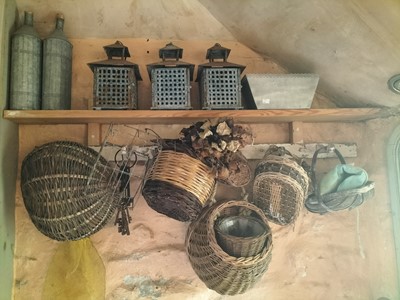 Lot 554 - Baskets, tin lamps etc