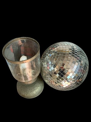 Lot 586 - Lighting