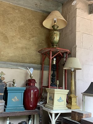 Lot 573 - Lighting