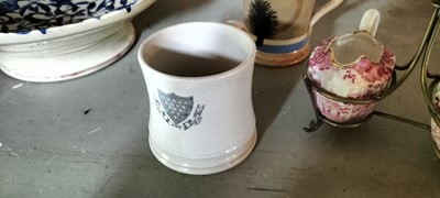 Lot 148 - A small mochaware mug.