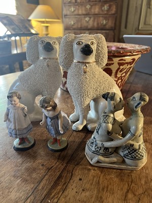 Lot 405 - Ceramics