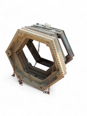 Lot 587 - Lighting