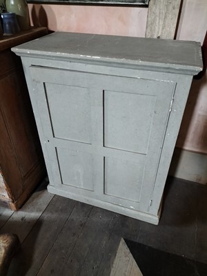 Lot 172 - Cabinet