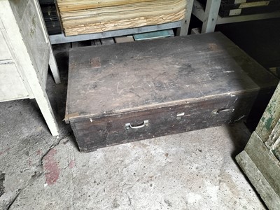 Lot 652 - Pine trunk and paper