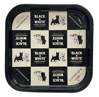 Lot 207 - A vintage Buchanan's 'Black & White' Scotch...