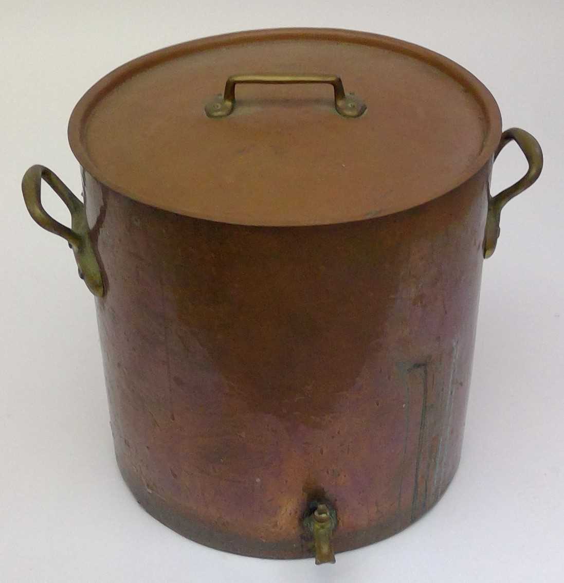 Lot 286 - A copper urn/ stock pot and cover of...