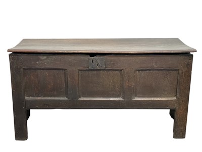Lot 925 - An oak six plank coffer.