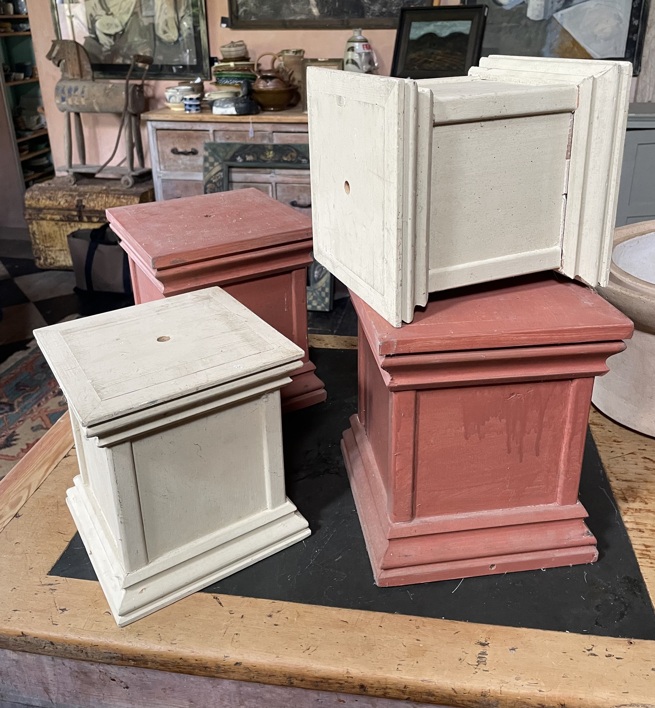 Cas Plinth Lot 206 - Plinths
