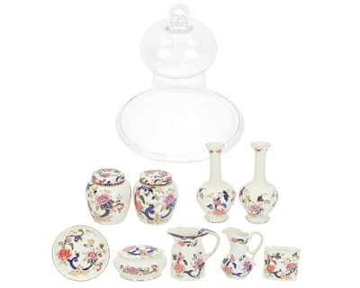Lot 369 - A collection of Mason's Mandalay pattern china.