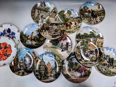 Lot 107 - A set of fourteen collectors plates, from...