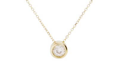 Lot 142 - An 18k gold 0.50ct diamond set pendant 18" necklace.