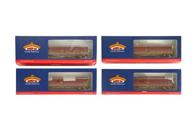Lot 408 - Bachmann VGA Sliding Wall Van - 37-603A x4