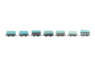 Lot 325 - Bachmann China Clay Wagons x 7.