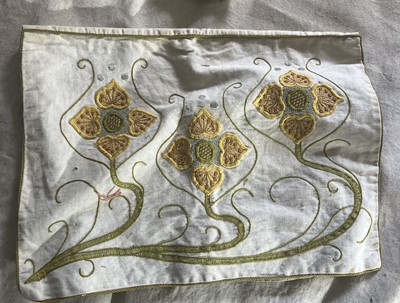 Lot 485 - Fabric