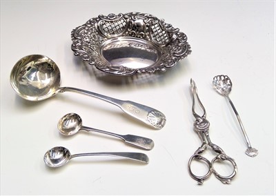 Lot 2036 - A silver fiddle and shell pattern sauce ladle,...