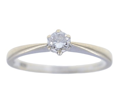 Lot 133 - An 18k white gold and diamond solitaire ring.