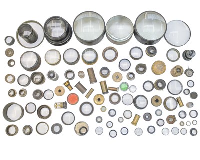 Lot 261 - A large quantity of lenses.