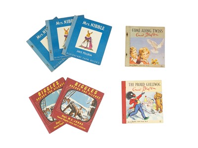 Lot 84 - A 20th century child's size military bandsman's uniform.