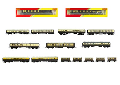 Lot 417 - Quantity of 'OO Gauge' GWR coaches x16.