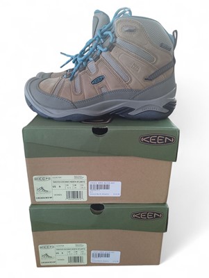 Lot 47 - Two Women's Keen Circadia Walking Boots