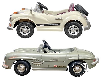Lot 362 - An electric Mercedes Benz 300 SL ride on car.