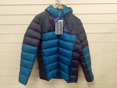 Lot 231 - One Jack Wolfskin Men's Nebelhorn Down Hooded Jacket