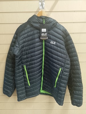 Lot 220 - One Jack Wolfskin Men's Mountain Down Jacket