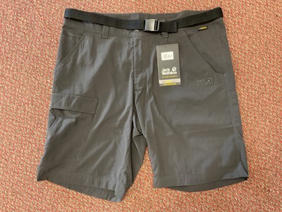 Lot 199 - Five Pairs of Jack Wolfskin Hoggar Men’s Shorts