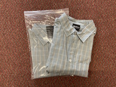 Lot 198 - Two Jack Wolfskin Hot Springs Men’s Shirts