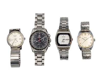 Lot 288 - A selection of four gentlemen's mechanical wristwatches.