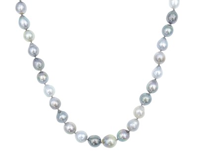 Lot 141 - A cultured Tahitian pearl graduated necklace.