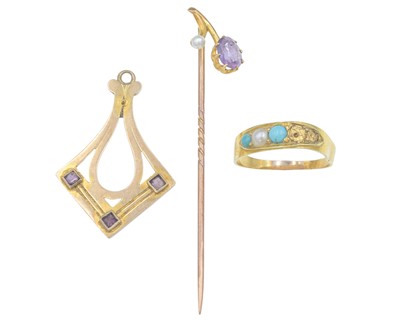 Lot 143 - A group of three gold jewellery items.