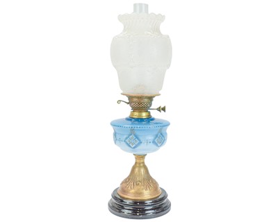 Lot 80 - A Victorian oil lamp.