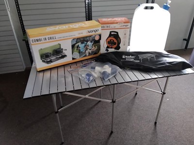 Lot 468 - Camping accessories