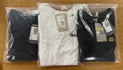 Lot 421 - Three Jack Wolfskin Men’s Tops