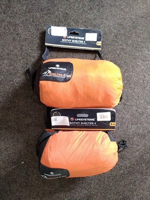 Lot 476 - Survival shelters