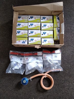 Lot 483 - Gas regulators