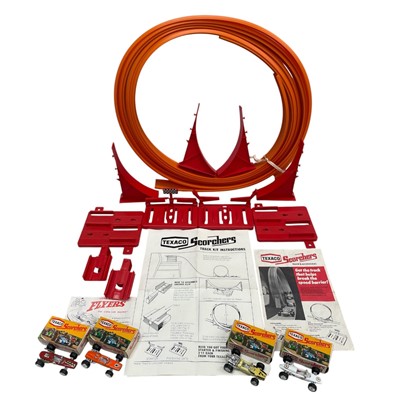 Lot 14 - A Texaco Scorchers Complete Track Kit with...