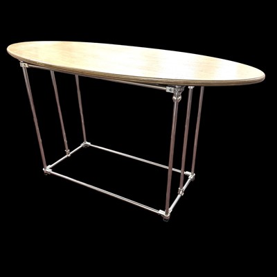 Lot 571 - A fixed height clothes display rail.